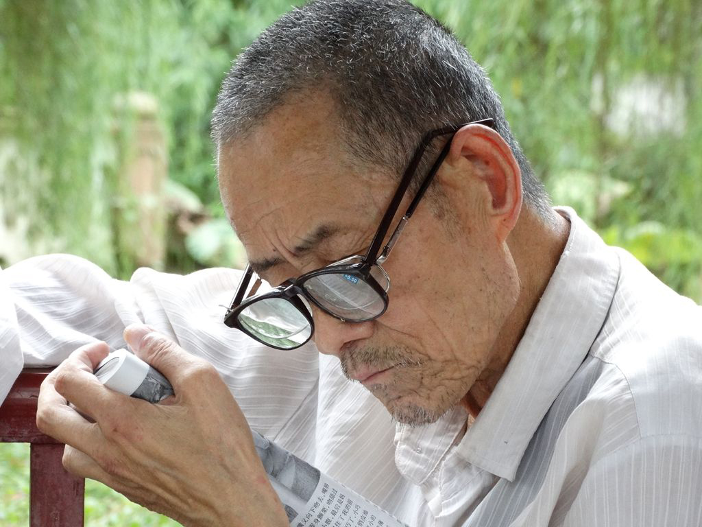 淘汰老花鏡，換戴多焦鏡，近視老花只需一副